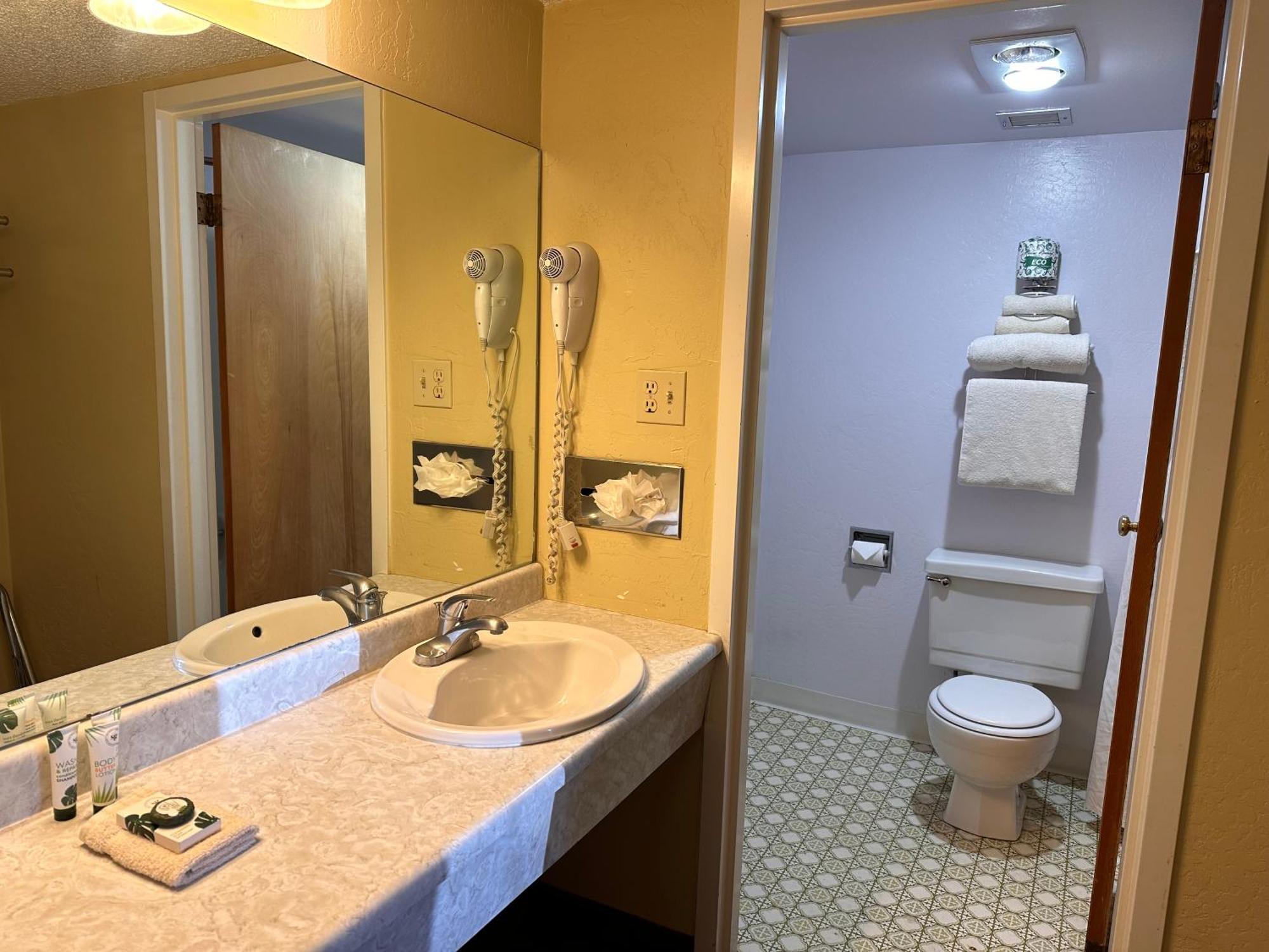 Gateway Lodge Райфл Экстерьер фото